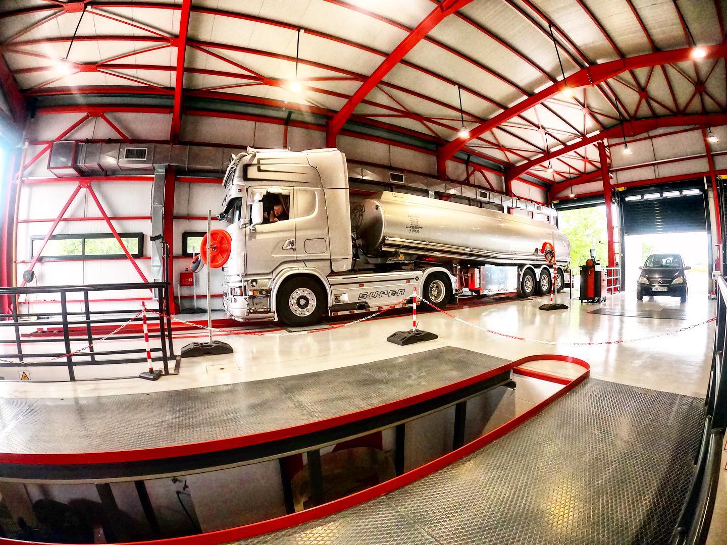 121153523 678981896069336 2672097806398146325 o